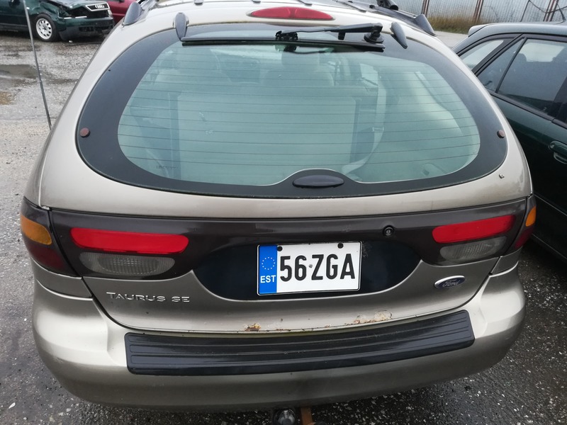 Ford Taurus SE Wagon