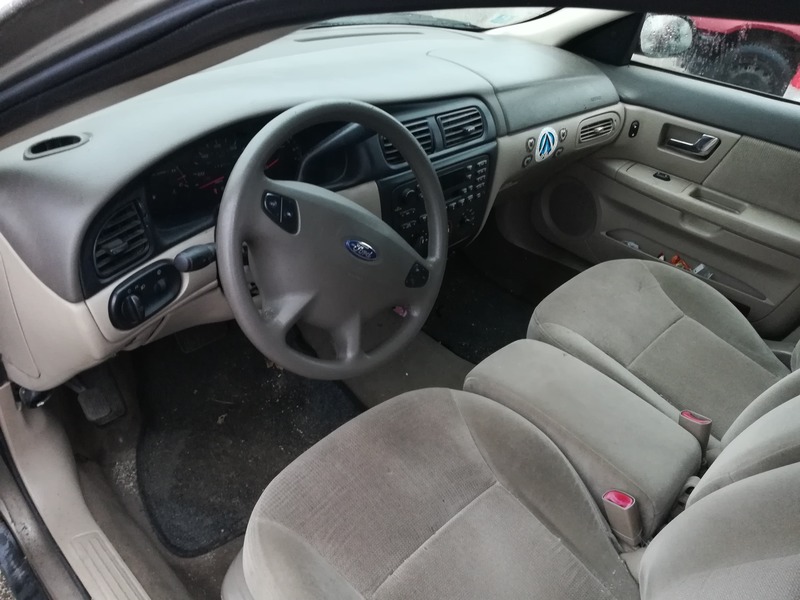 Ford Taurus SE Wagon