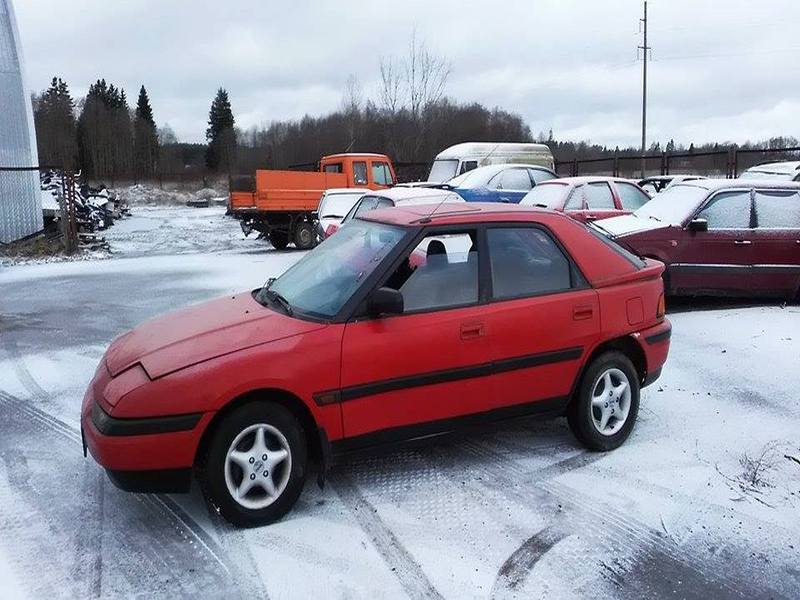 Mazda 323F