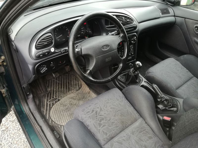 Ford Mondeo Turnier